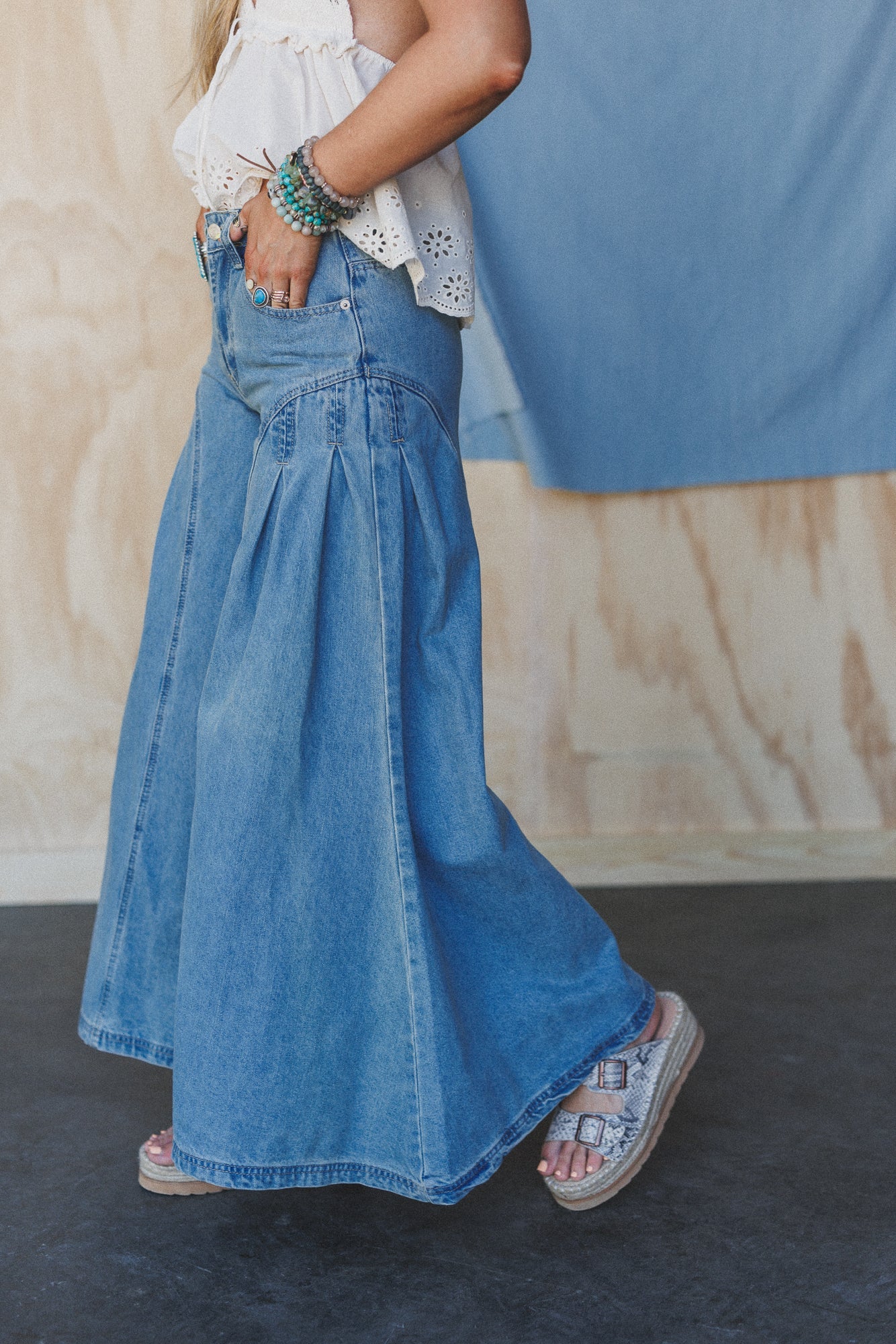 Brookside Pleated Wide Leg Jeans - Light Wash - Pre Order