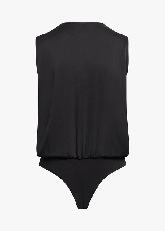 THE SLEEVELESS DATE BLOUSE