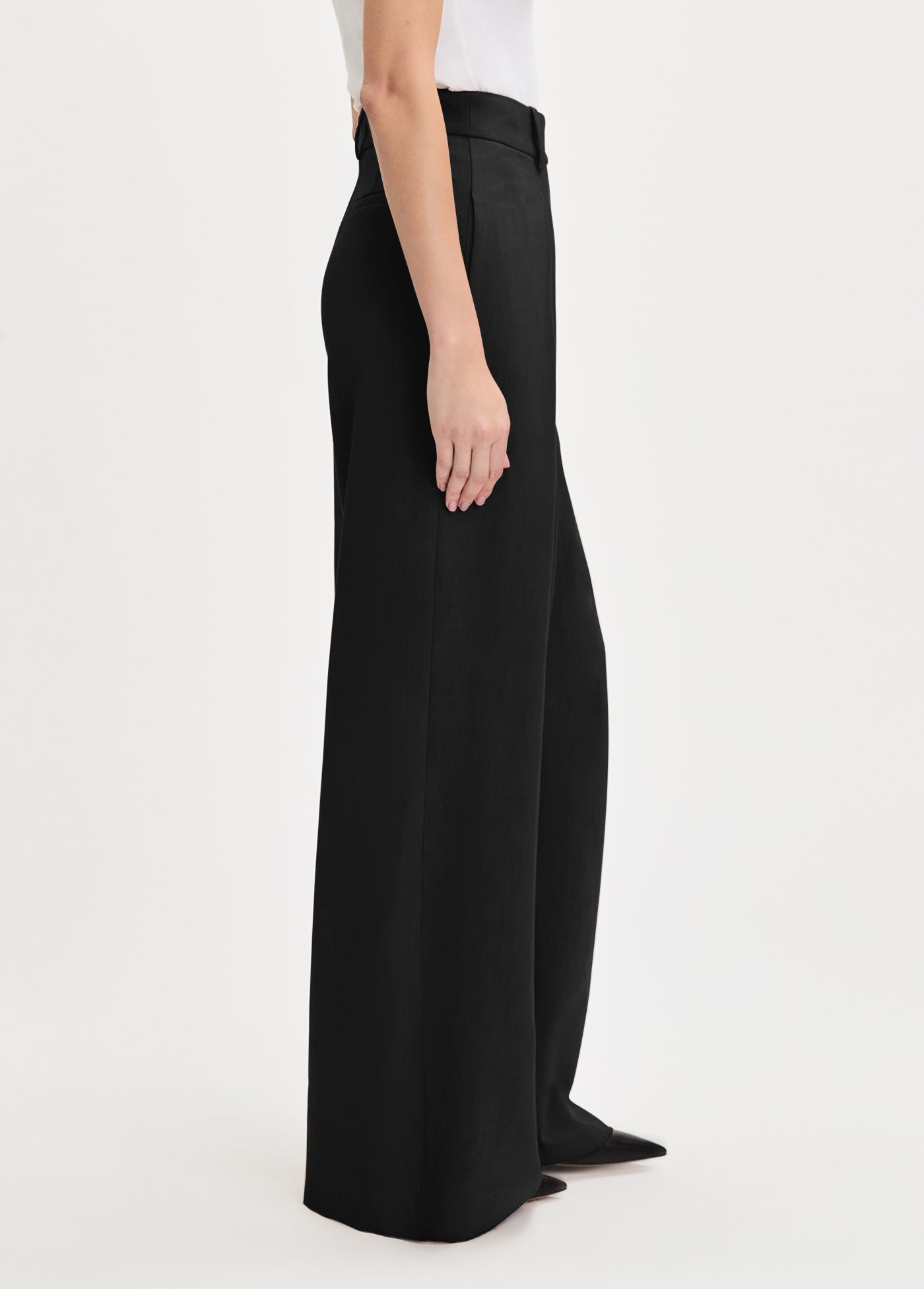 THE PETITE PLEATS FOR DAYS PANT