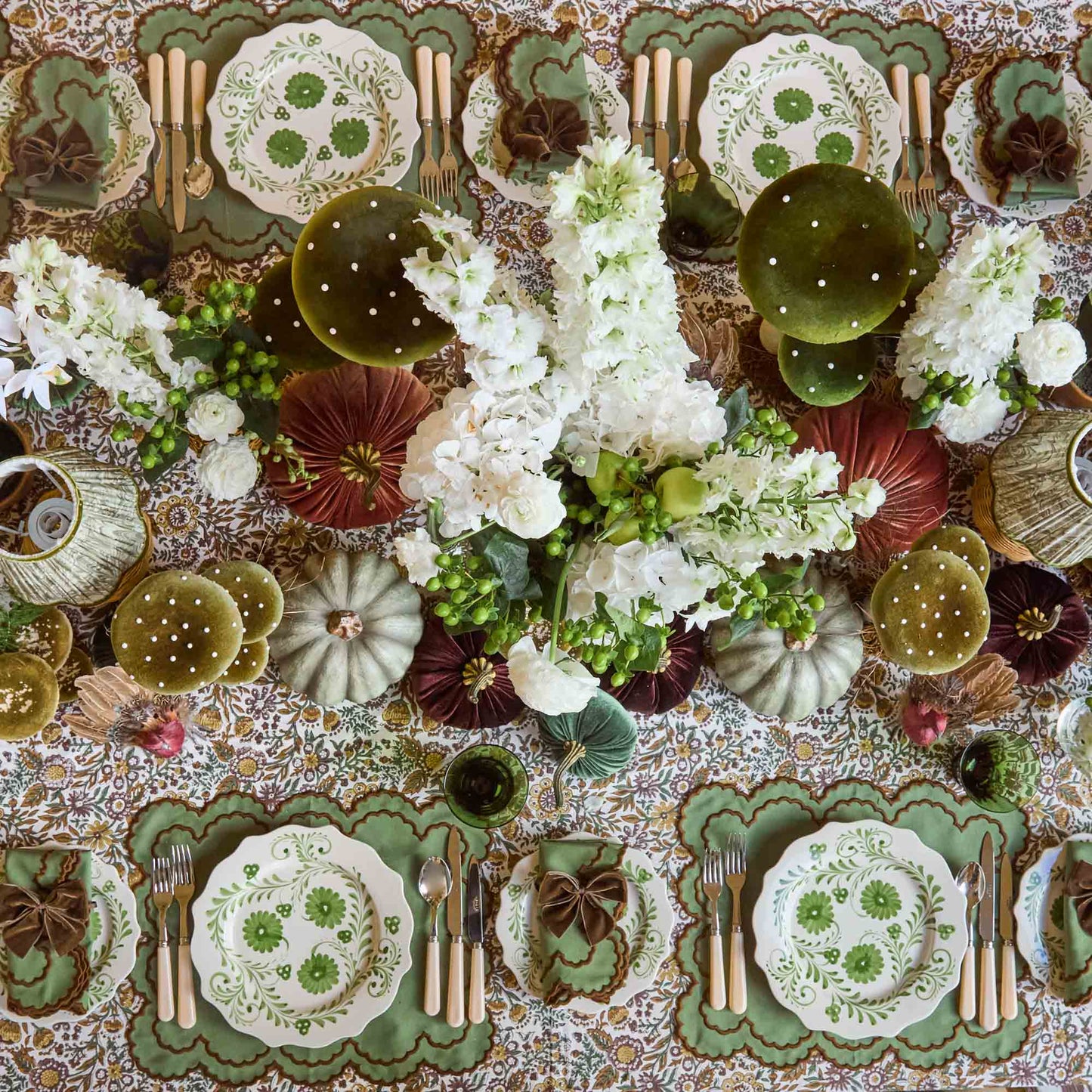 Evergreen Flowers Dinner Plate
