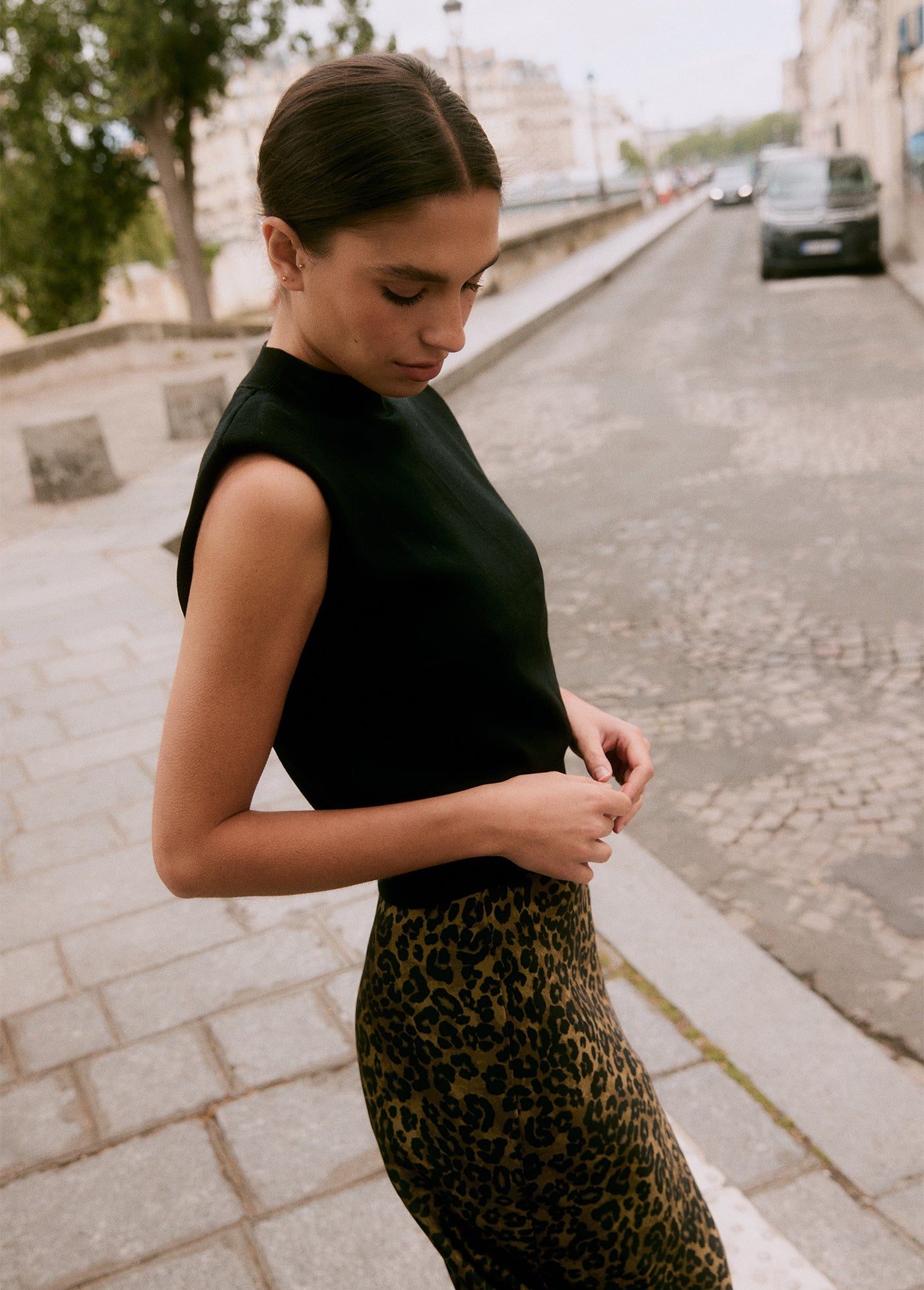 THE WHITNEY TOP