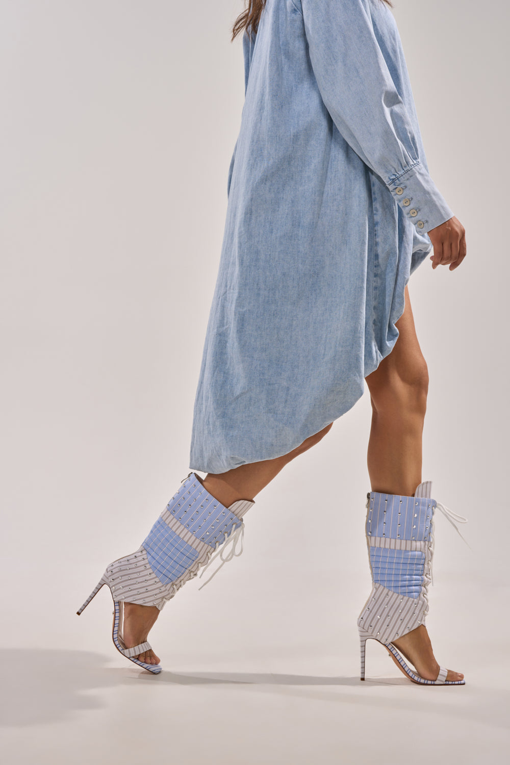 AKIRA GOLD ALBERTO BLUE STRIPE PATTERN GLADIATOR STILETTO