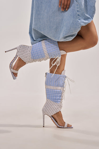 AKIRA GOLD ALBERTO BLUE STRIPE PATTERN GLADIATOR STILETTO
