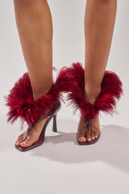 AKIRA GOLD ELIZAVETA BURGUNDY FEATHER THONG SANDAL