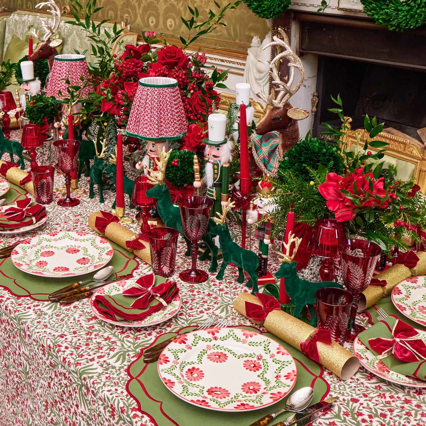 Chiara Red Garland Dinner Plates (Set of 4)
