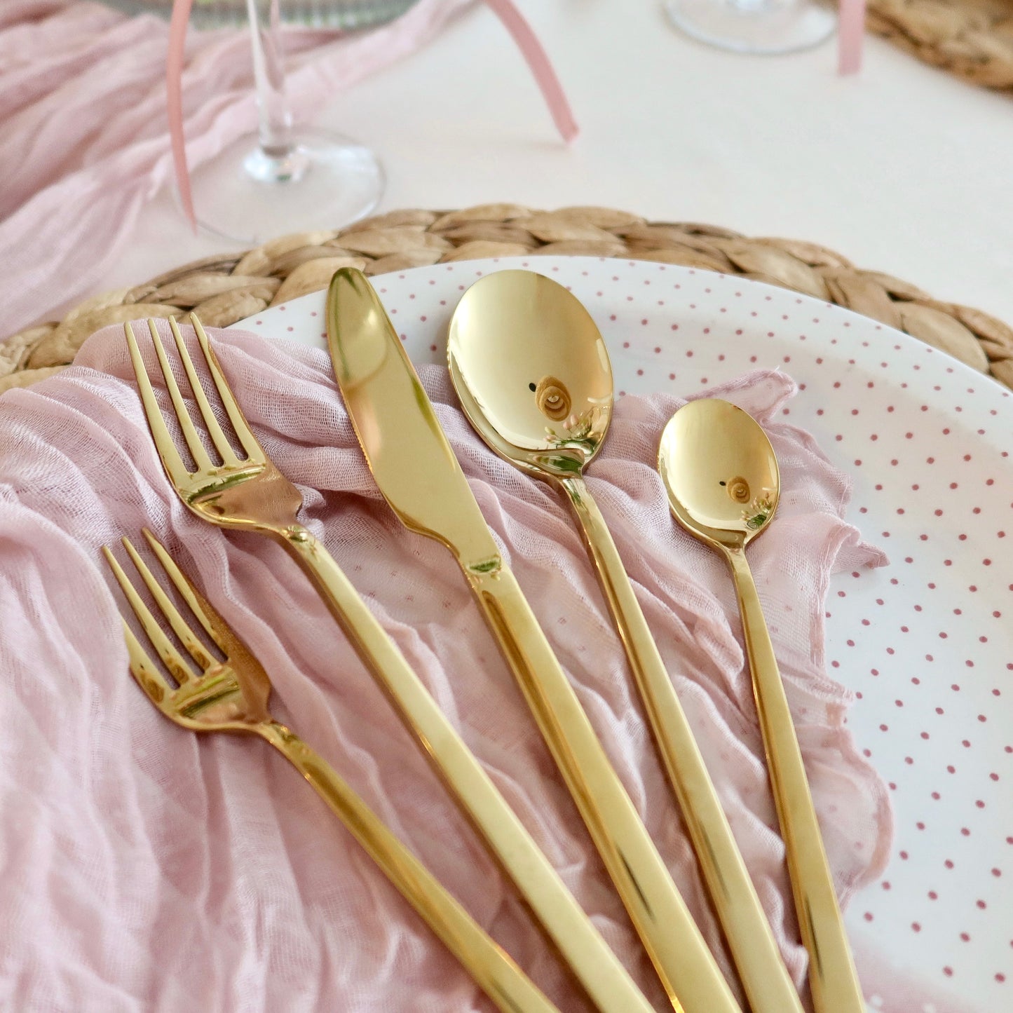 30 Piece Arya Flatware Utensils Sets