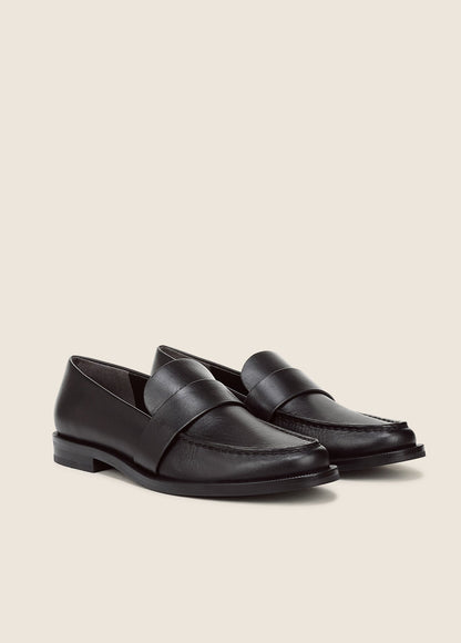 THE LOLA LOAFER