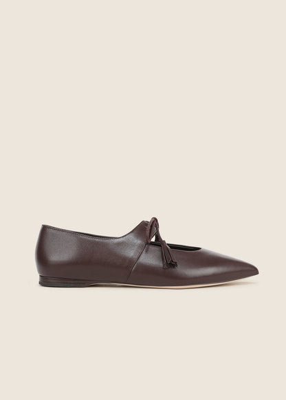 THE LILY TASSEL FLAT