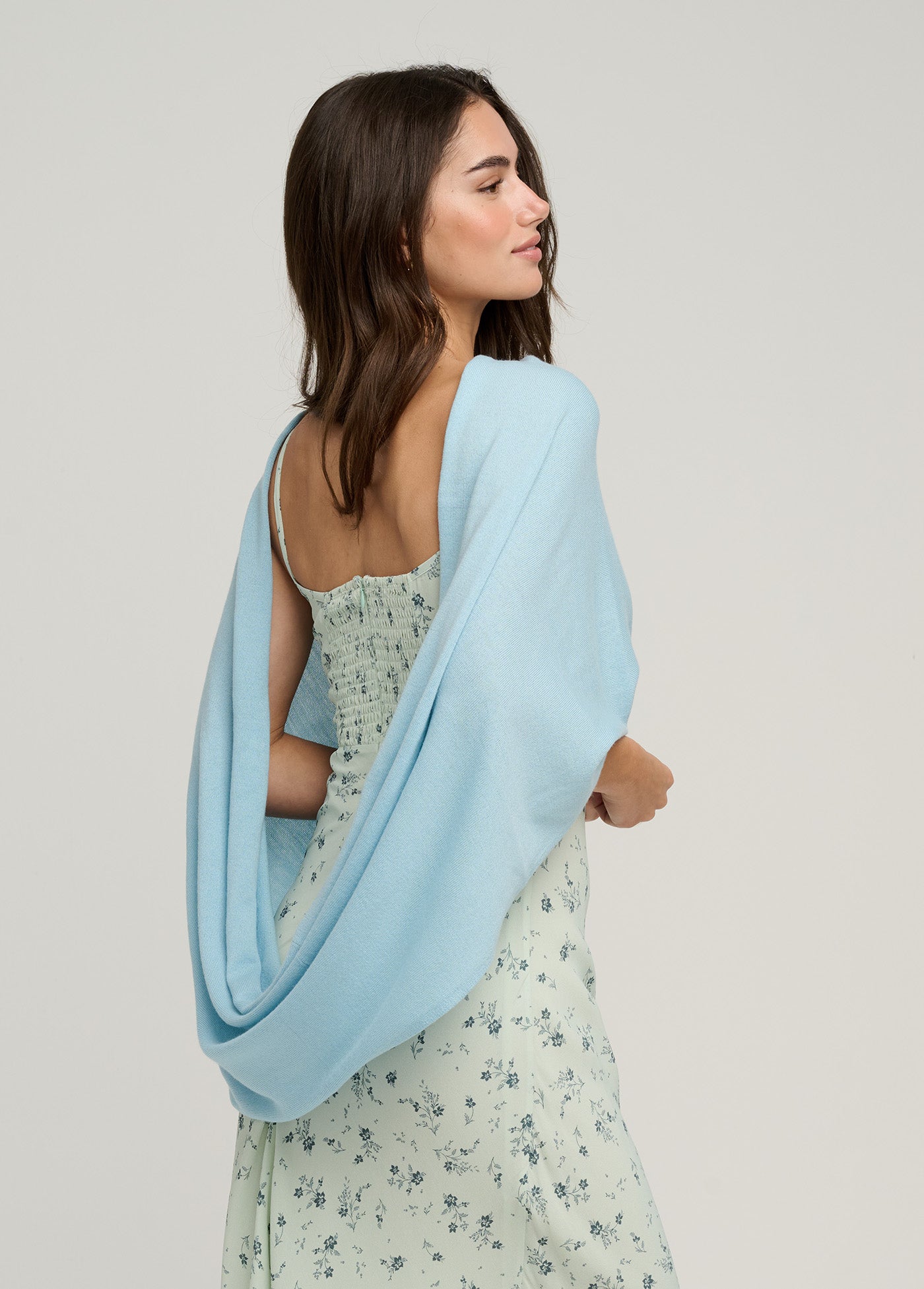 THE LIGHTWEIGHT KNIT WRAP SCARF