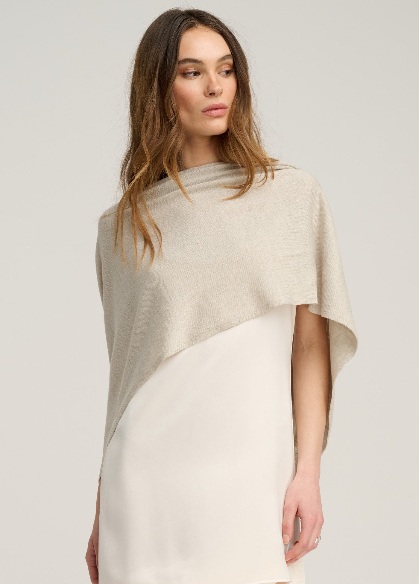THE LIGHTWEIGHT KNIT WRAP SCARF