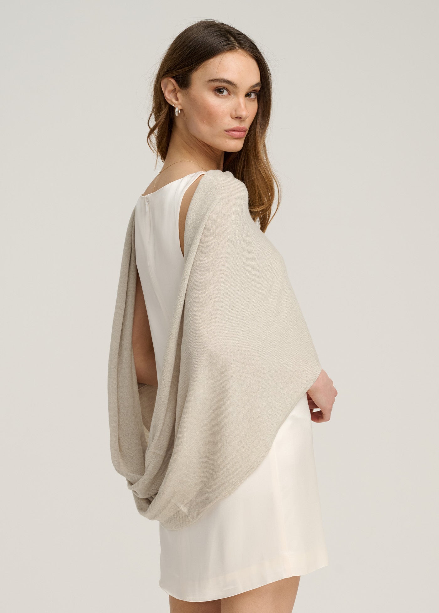 THE LIGHTWEIGHT KNIT WRAP SCARF