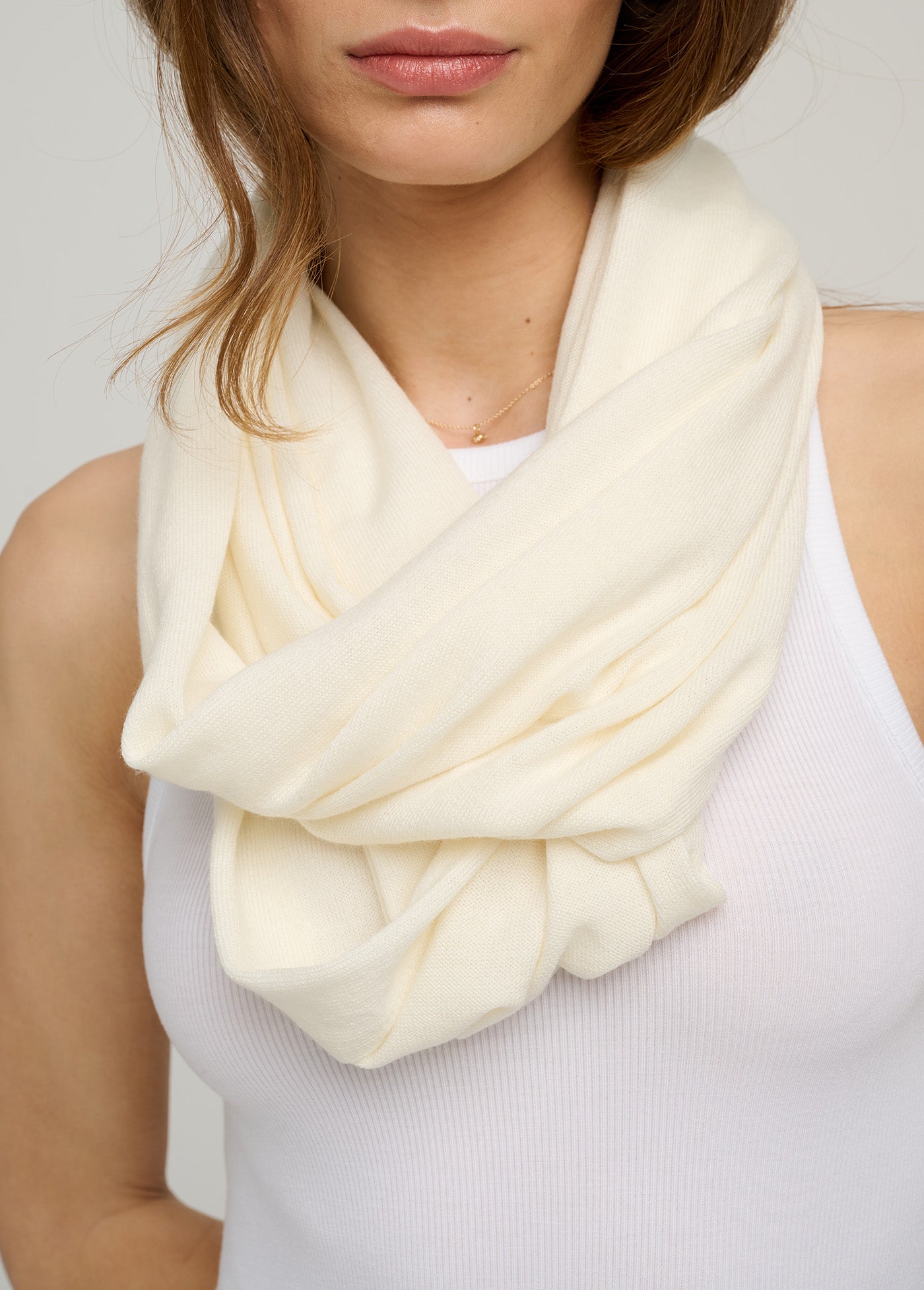 THE LIGHTWEIGHT KNIT WRAP SCARF