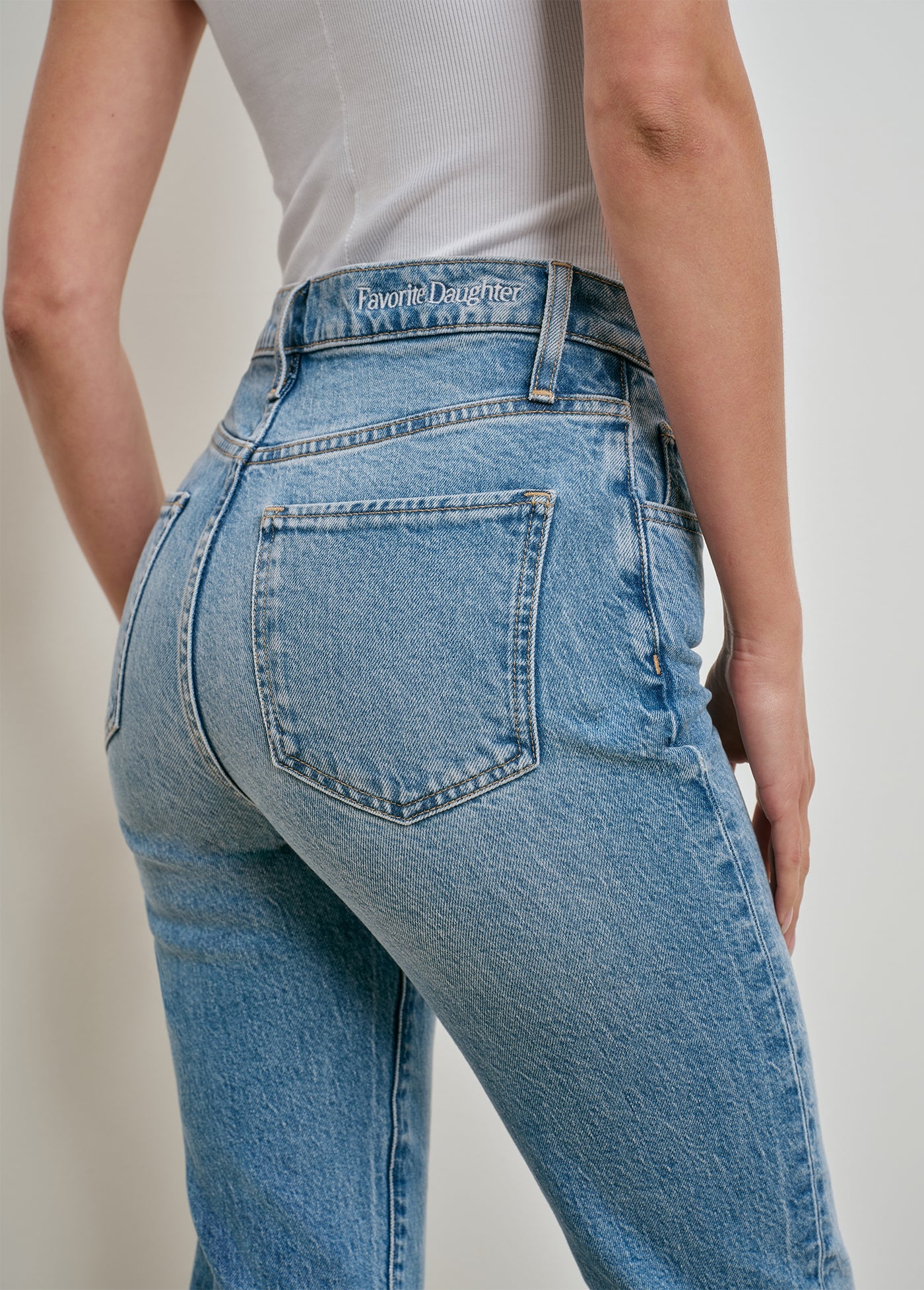 THE JEN MID RISE SLIM STRAIGHT