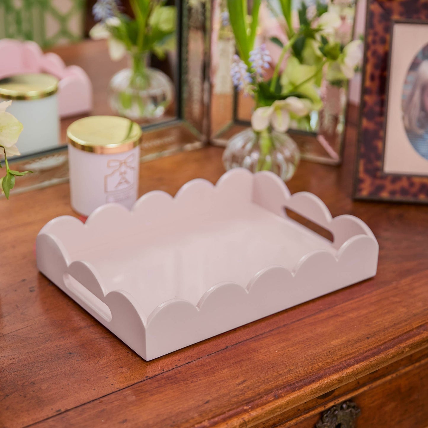 Soft Pink Small Scalloped Lacquer Tray