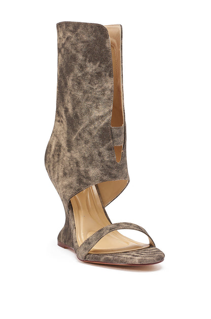 AKIRA GOLD RAFFAELLO BROWN WOVEN ROUND TOE WEDGE SANDAL