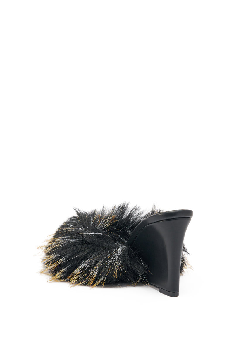 AKIRA GOLD RASHIDA NAVY MULTI WEDGE FUR SANDAL