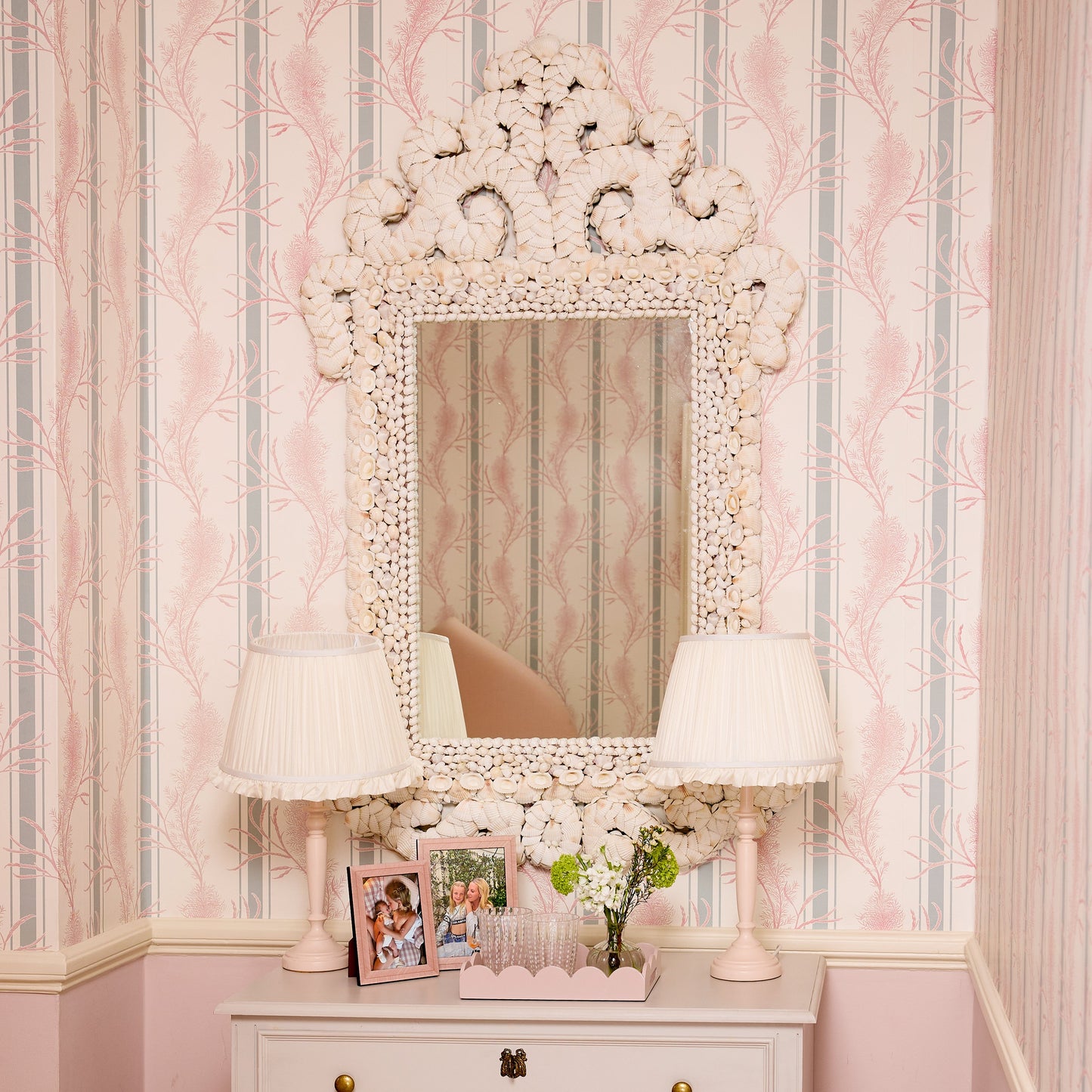Soft Pink Small Scalloped Lacquer Tray