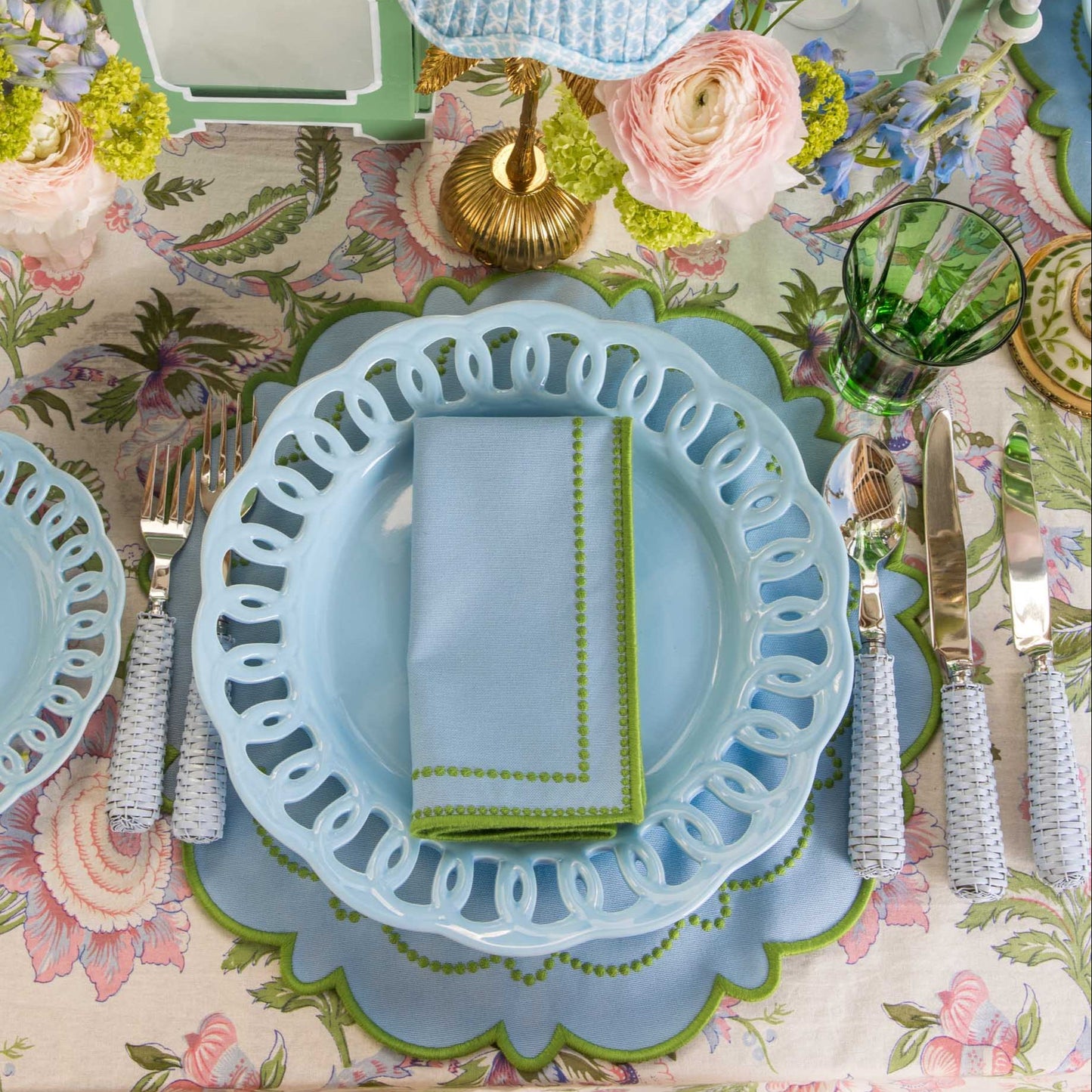 Soft Blue Lace Dinner Plates (Set of 4)
