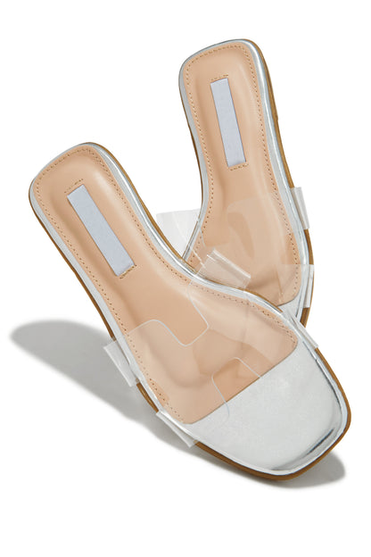 Caicos Resort Slip On Sandals - Clear