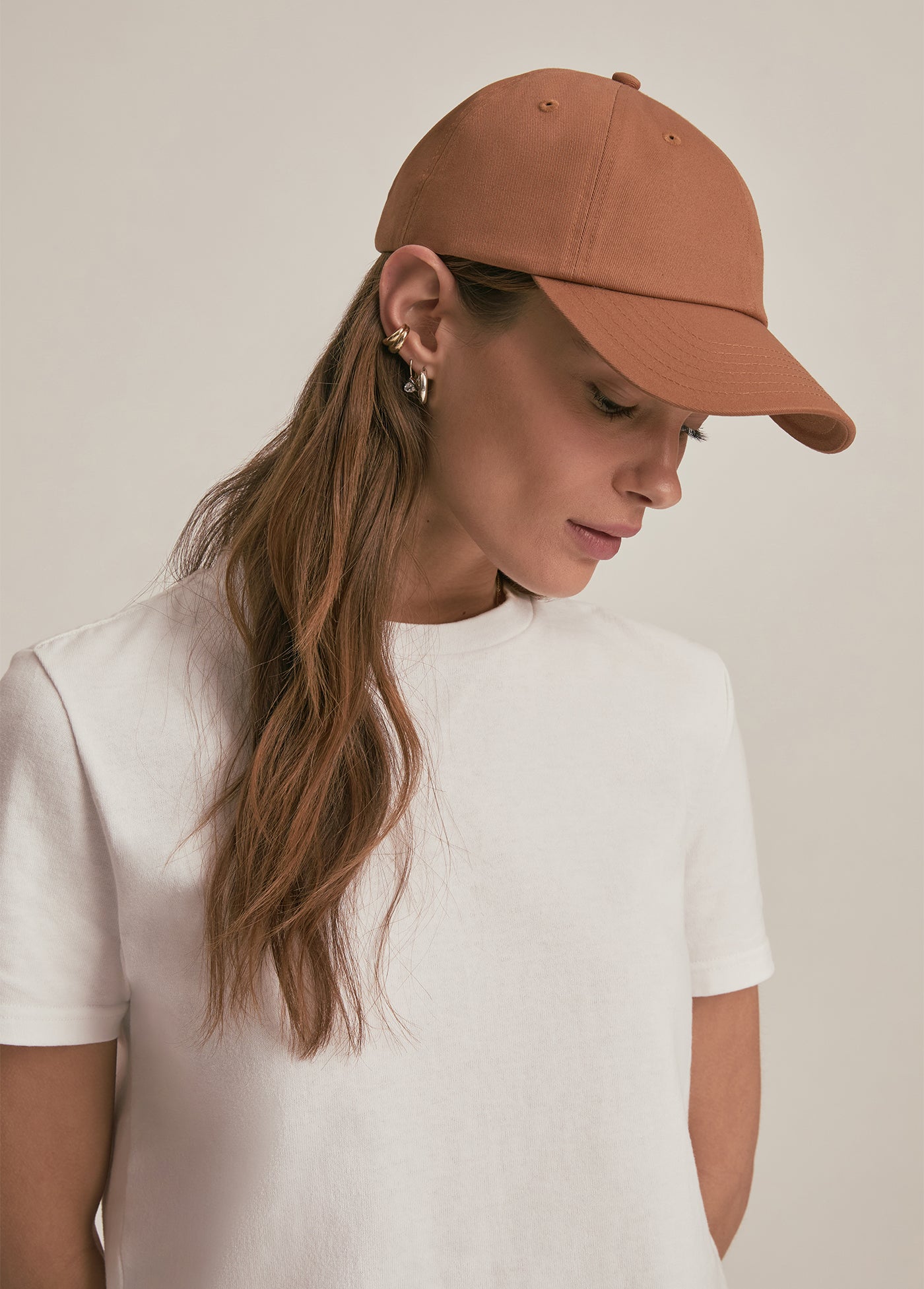 THE BASEBALL CAP WITH LEATHER STRAP