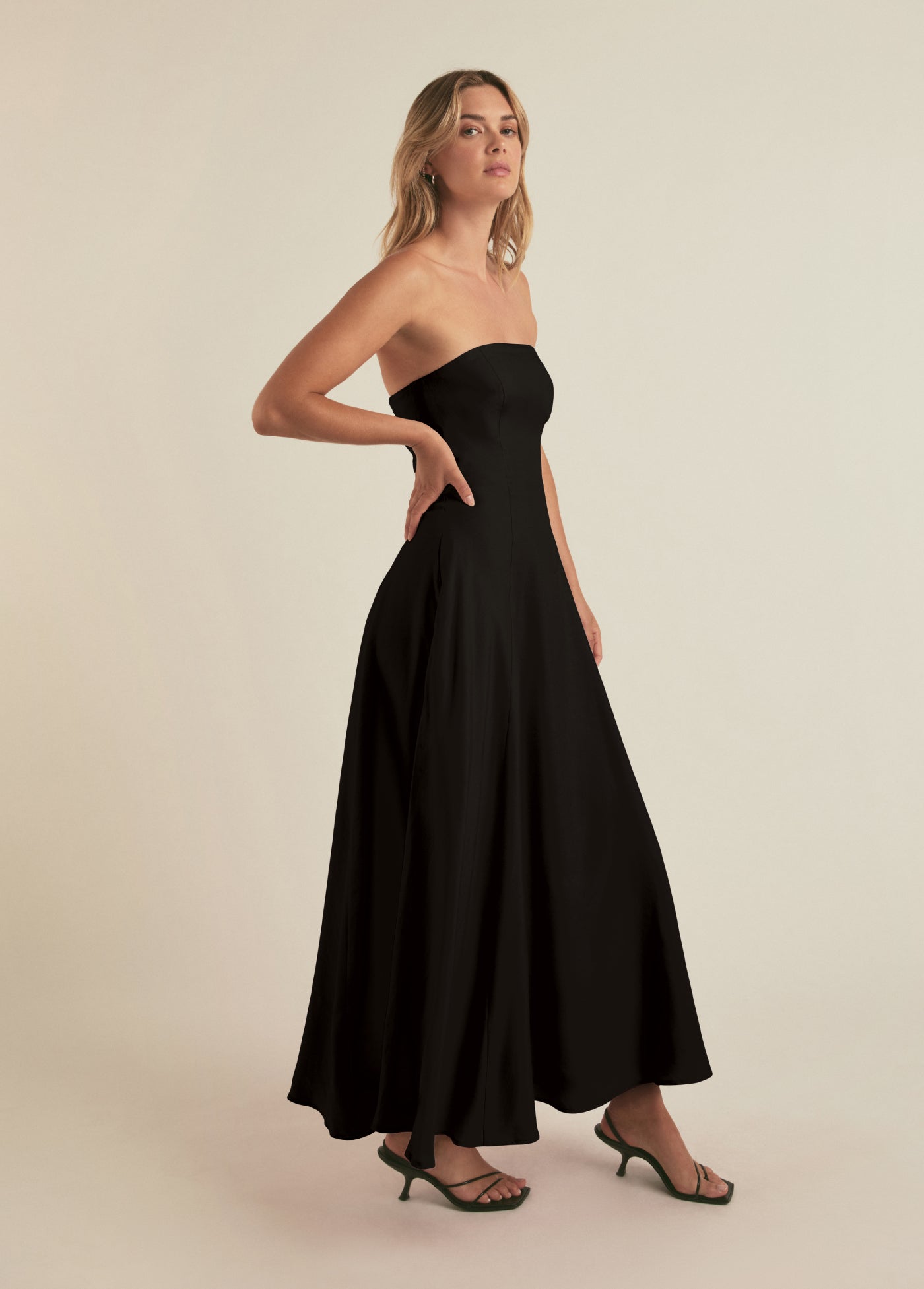 THE FAVORITE LINEN DRESS