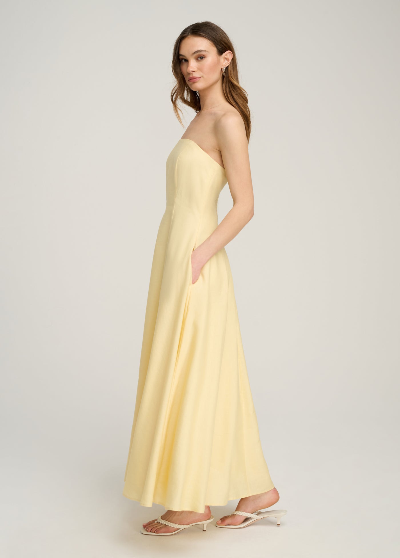 THE FAVORITE LINEN DRESS