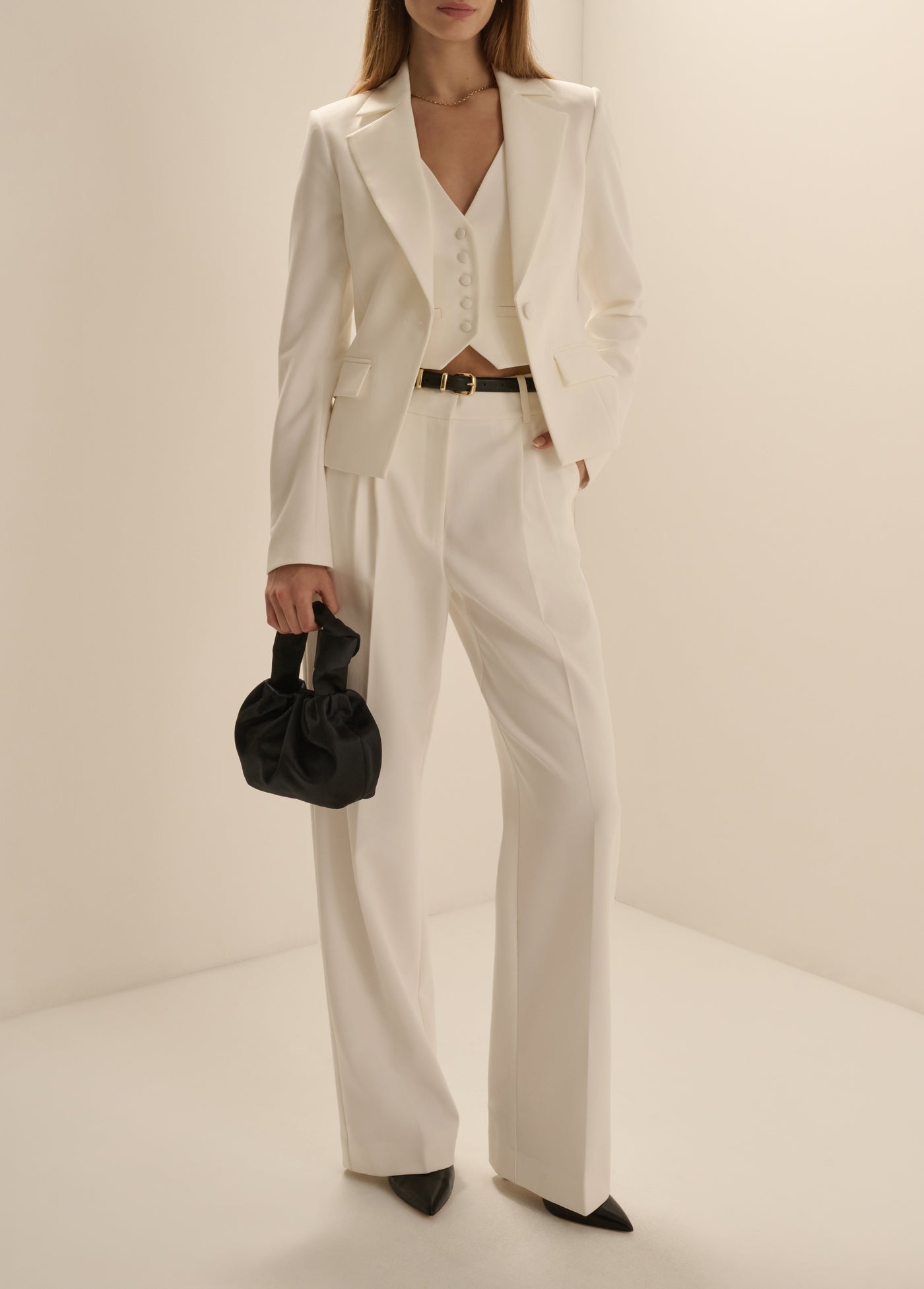 THE FAVORITE CROPPED BLAZER