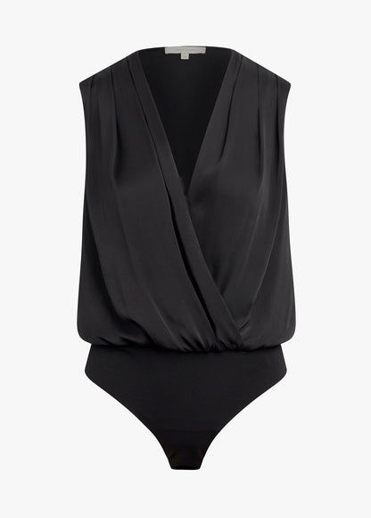 THE SLEEVELESS DATE BLOUSE