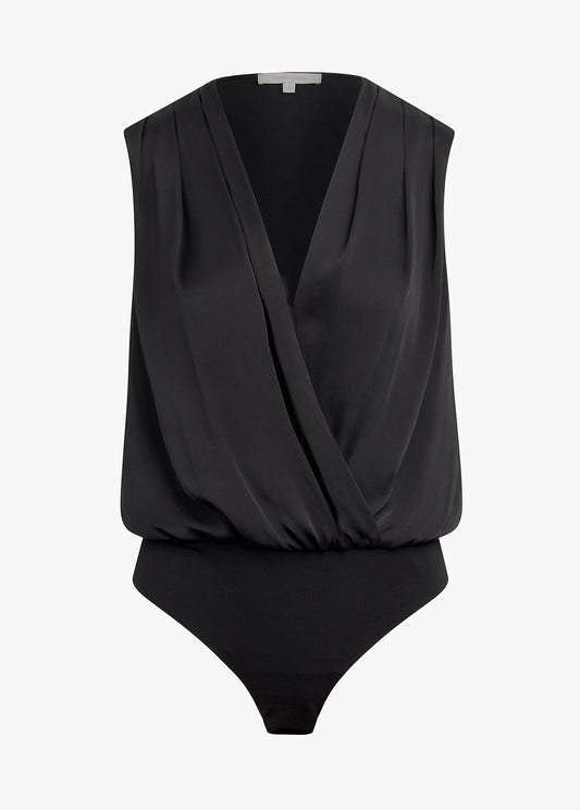 THE SLEEVELESS DATE BLOUSE