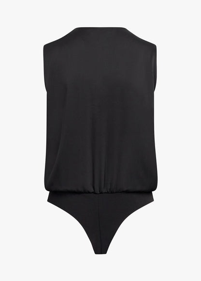 THE SLEEVELESS DATE BLOUSE