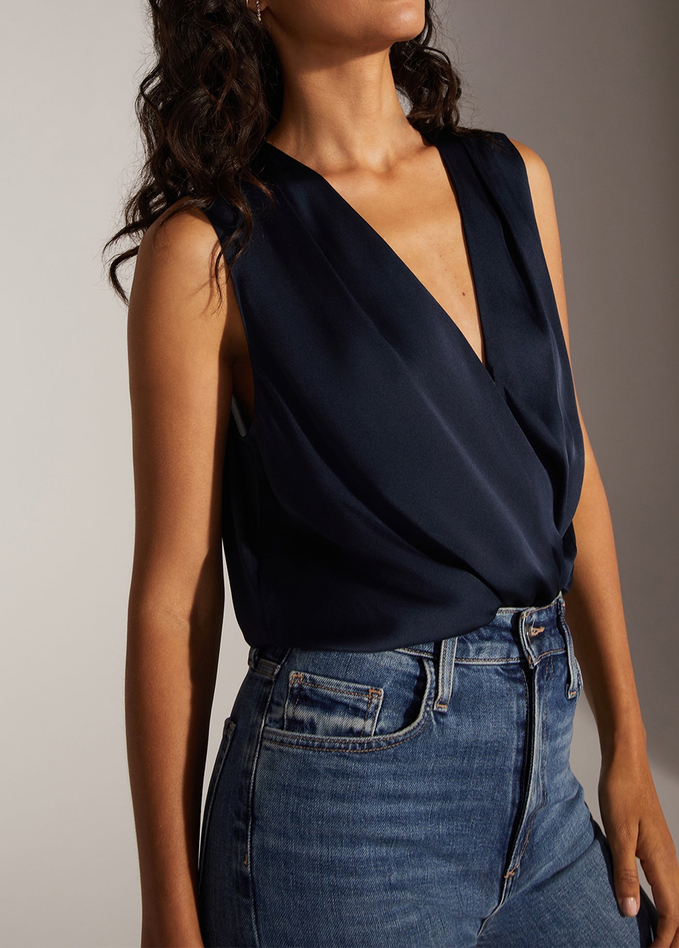 THE SLEEVELESS DATE BLOUSE