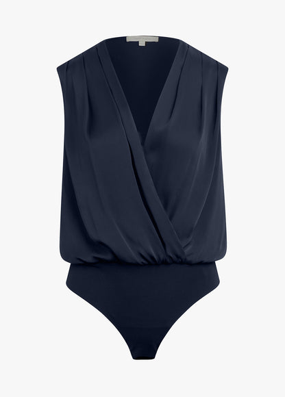 THE SLEEVELESS DATE BLOUSE