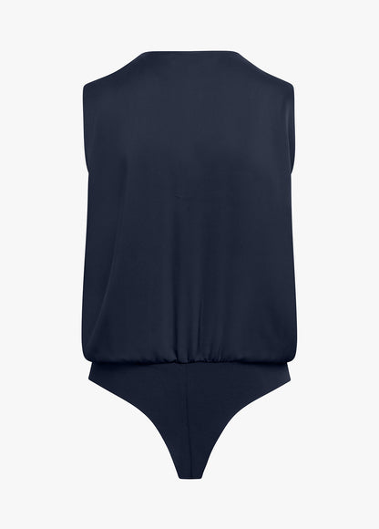 THE SLEEVELESS DATE BLOUSE