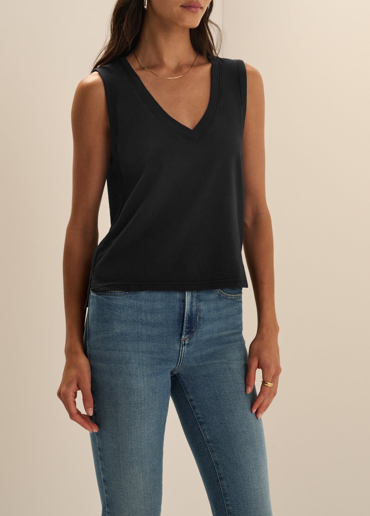 THE ORGANIC EVERYDAY V-NECK TANK