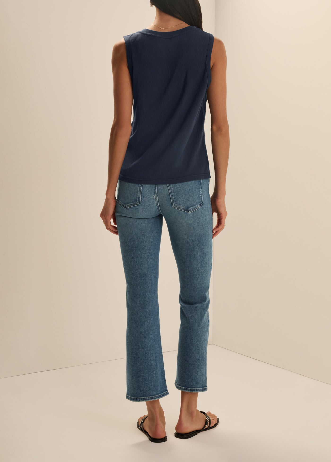 THE ORGANIC EVERYDAY V-NECK TANK