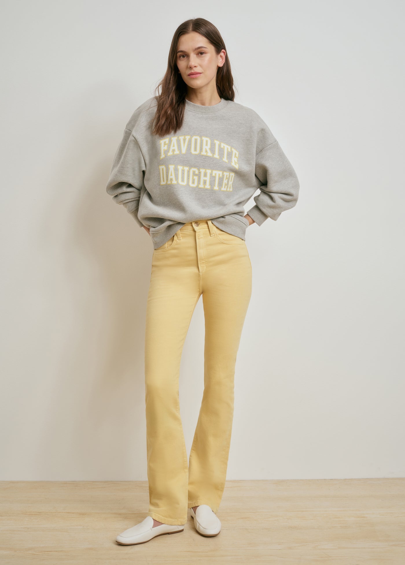 THE COLLEGIATE SWEATSHIRT