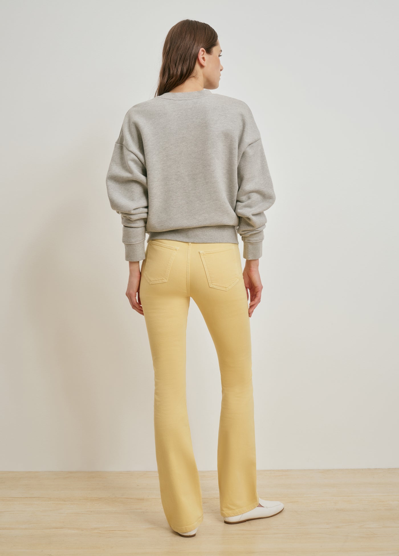 THE COLLEGIATE SWEATSHIRT