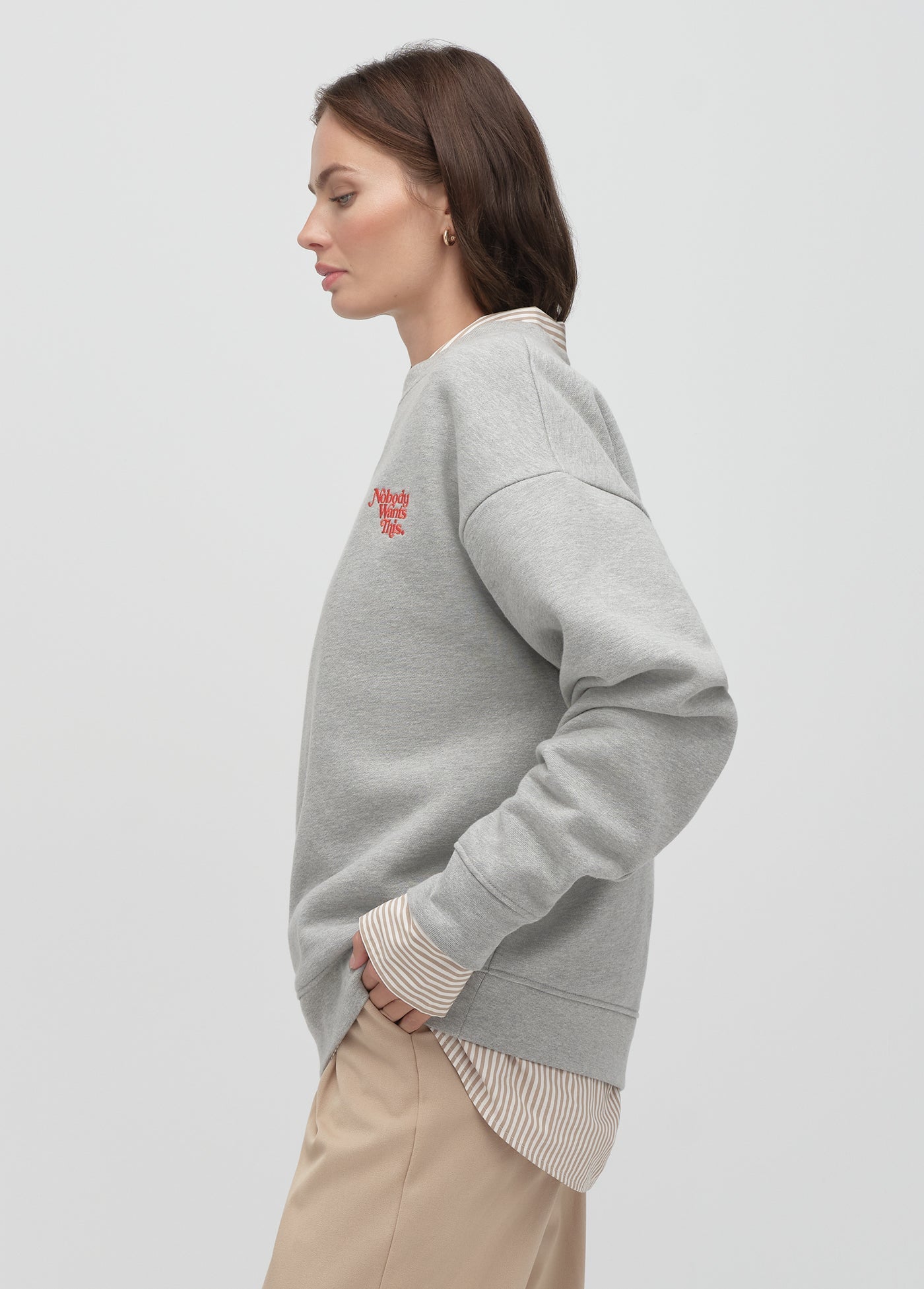 THE NWT EMBROIDERY SWEATSHIRT