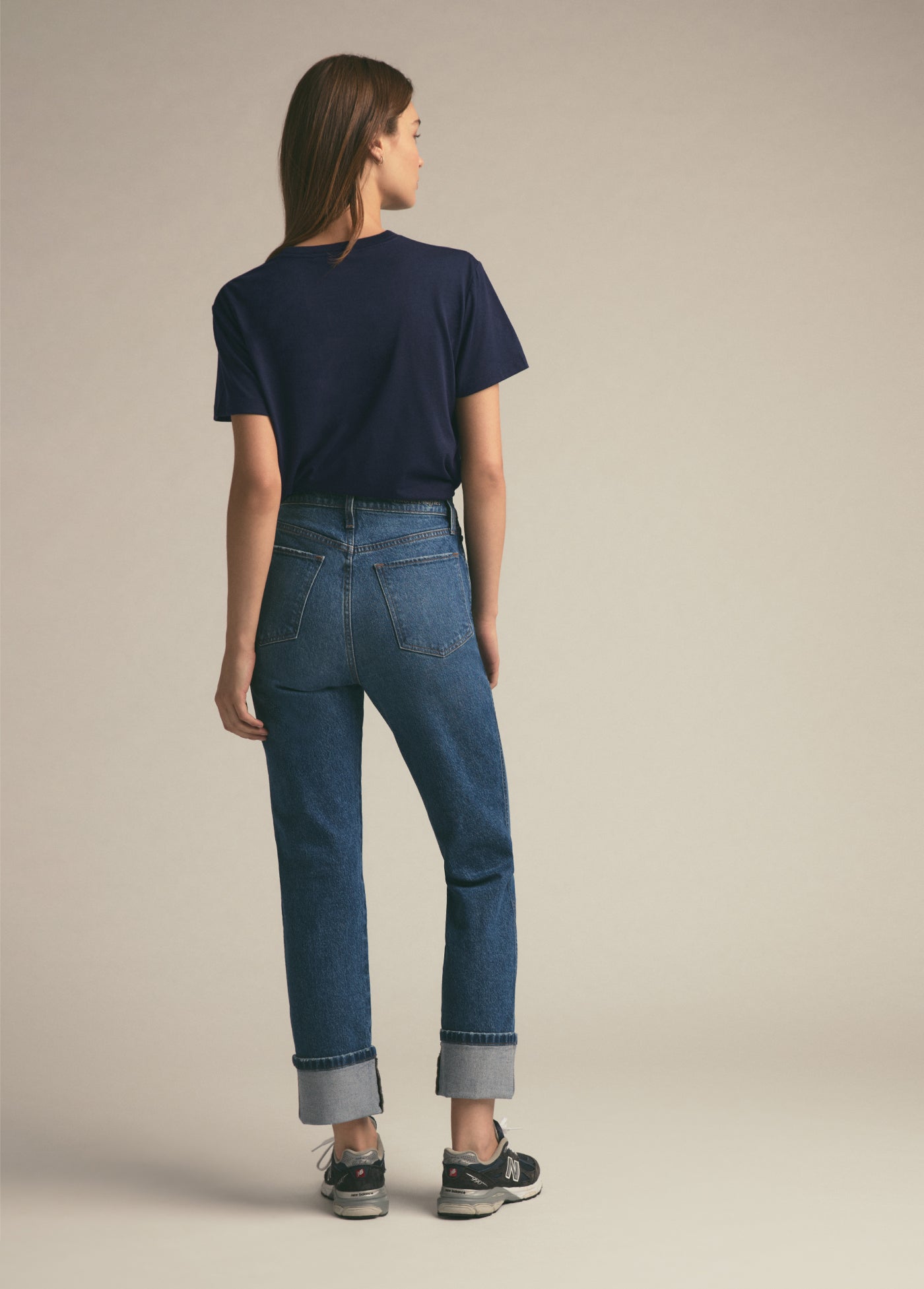 THE FAVORITE SISTER CROPPED COLLEGIATE TEE