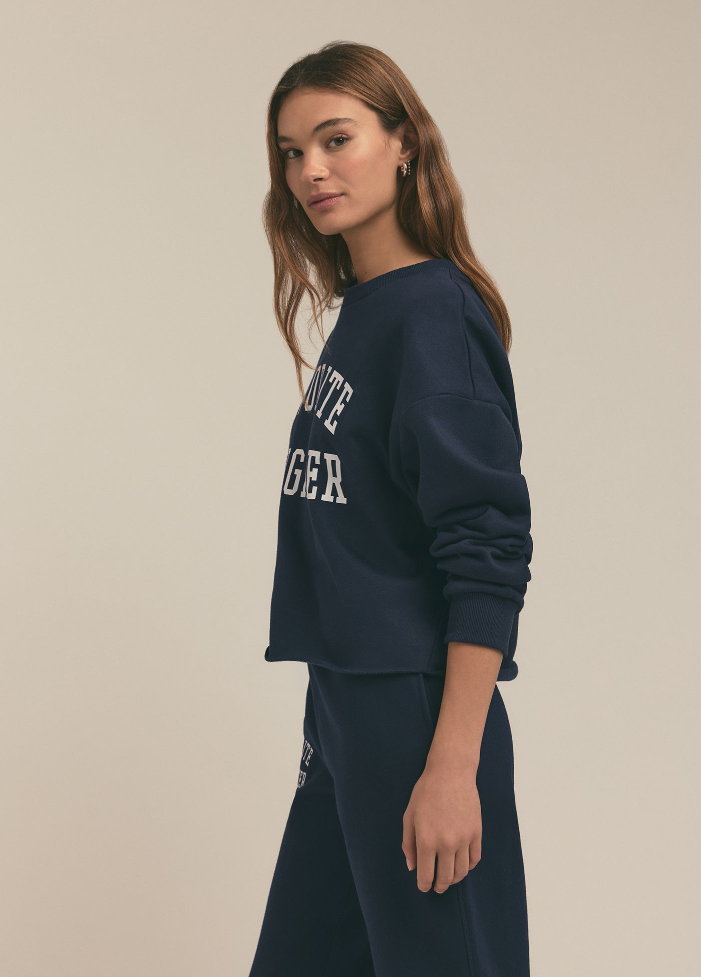 THE CROPPED COLLEGIATE SWEATSHIRT