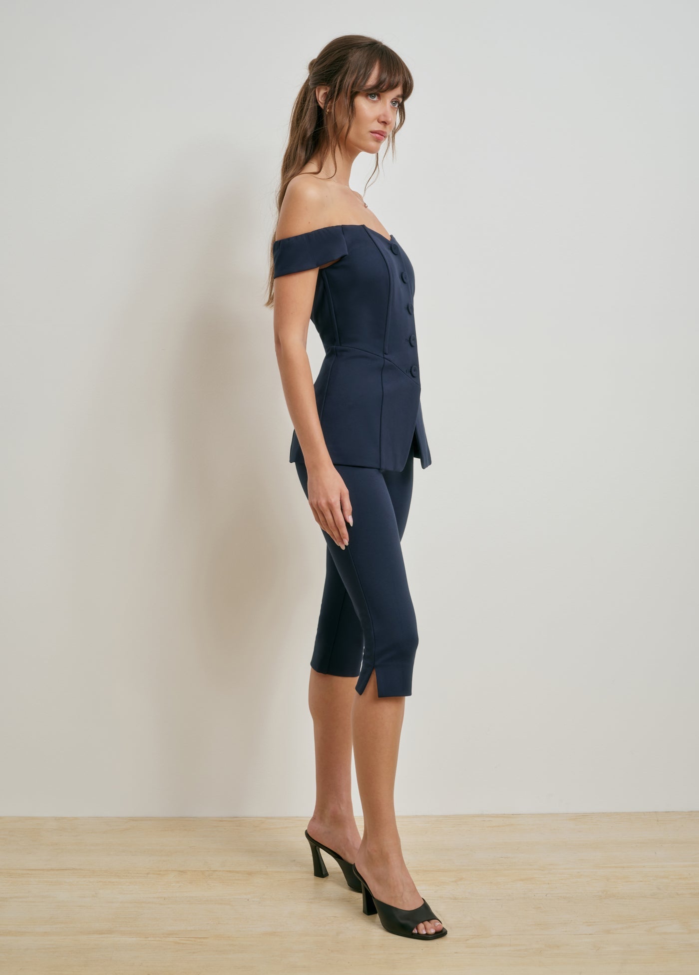 THE CARRIE CAPRI