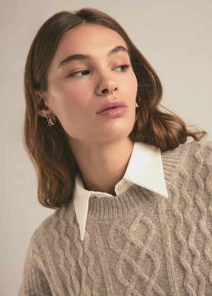 THE TUCK IN COLLAR