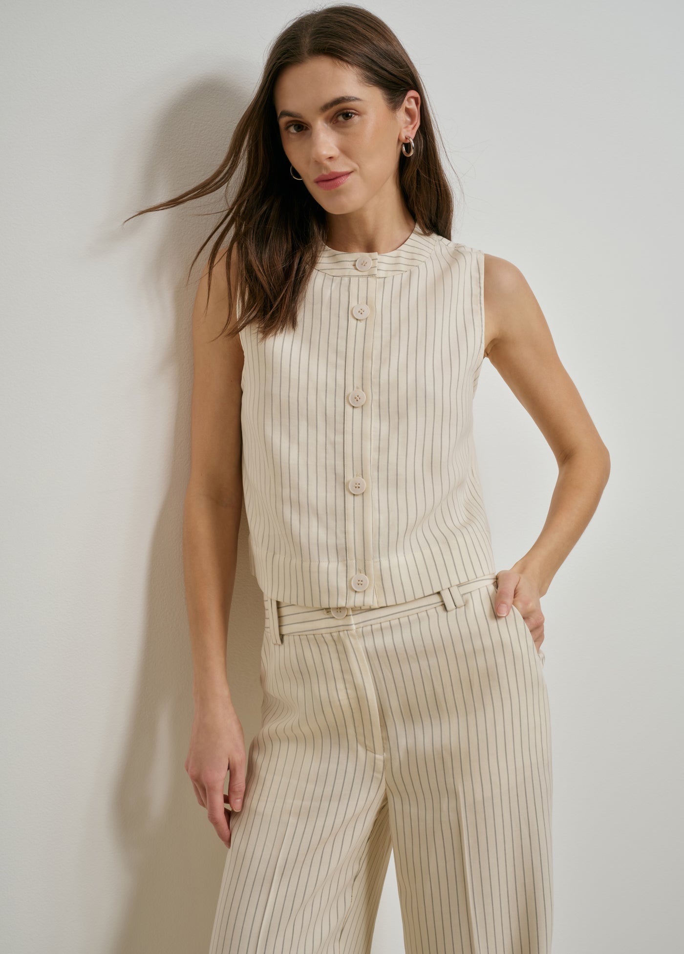 THE FINE LINE TOP