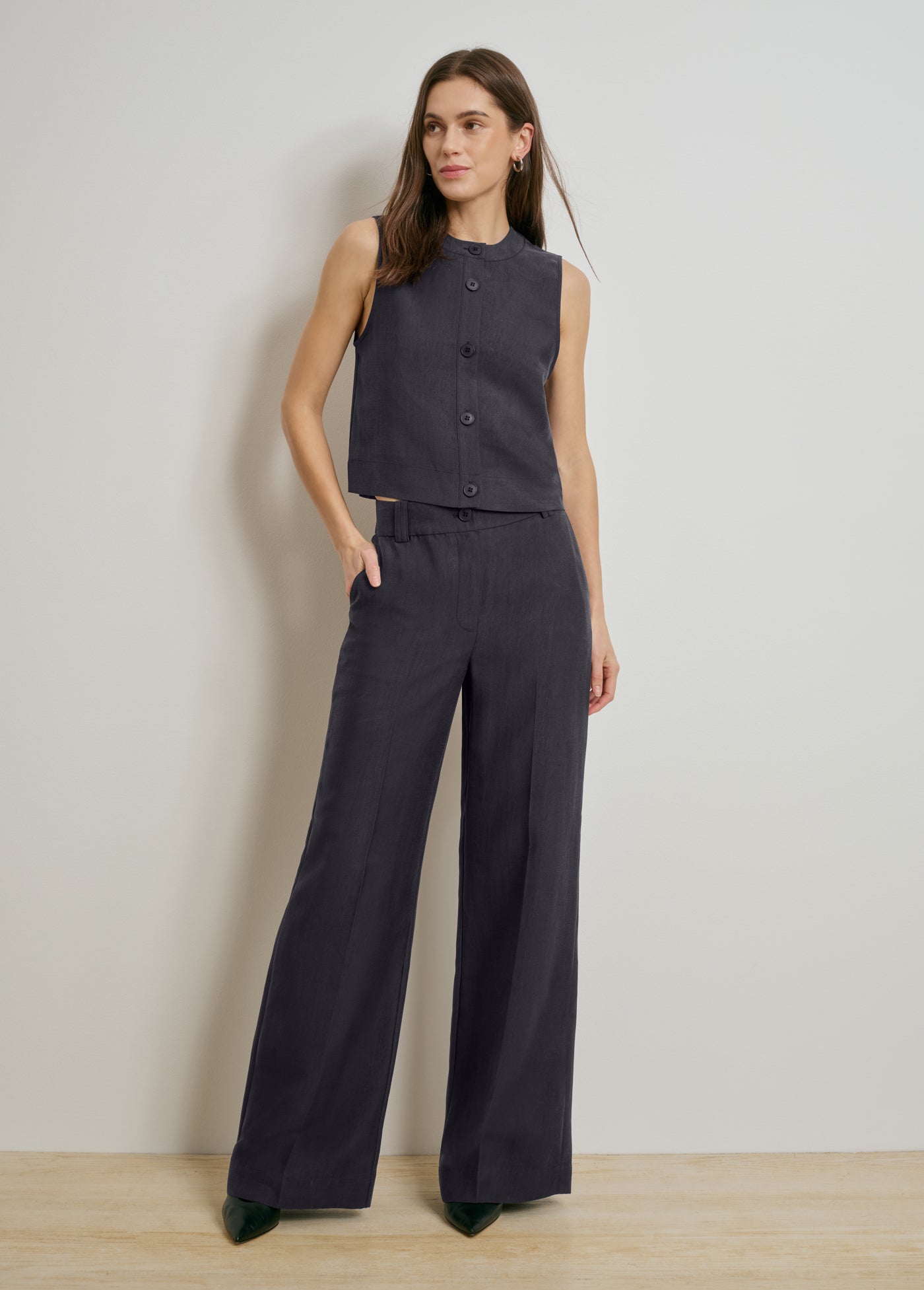 THE FINE LINE TOP