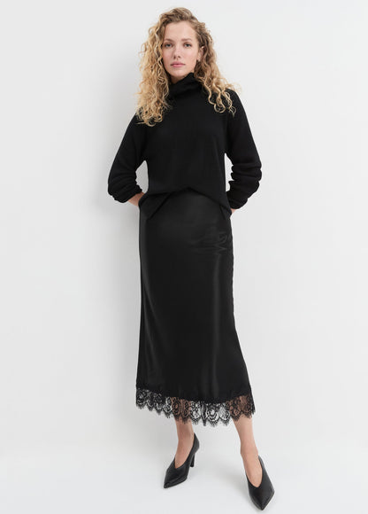THE MINIMALIST SWEATER