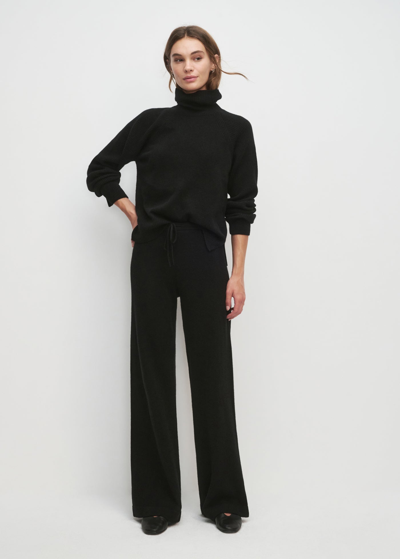 THE MINIMALIST SWEATER