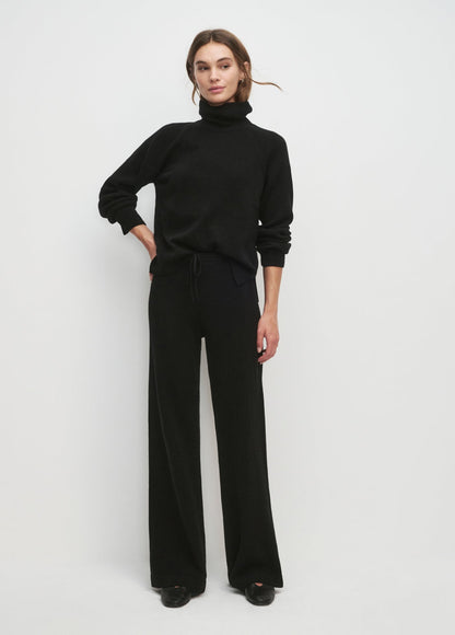 THE MINIMALIST SWEATER