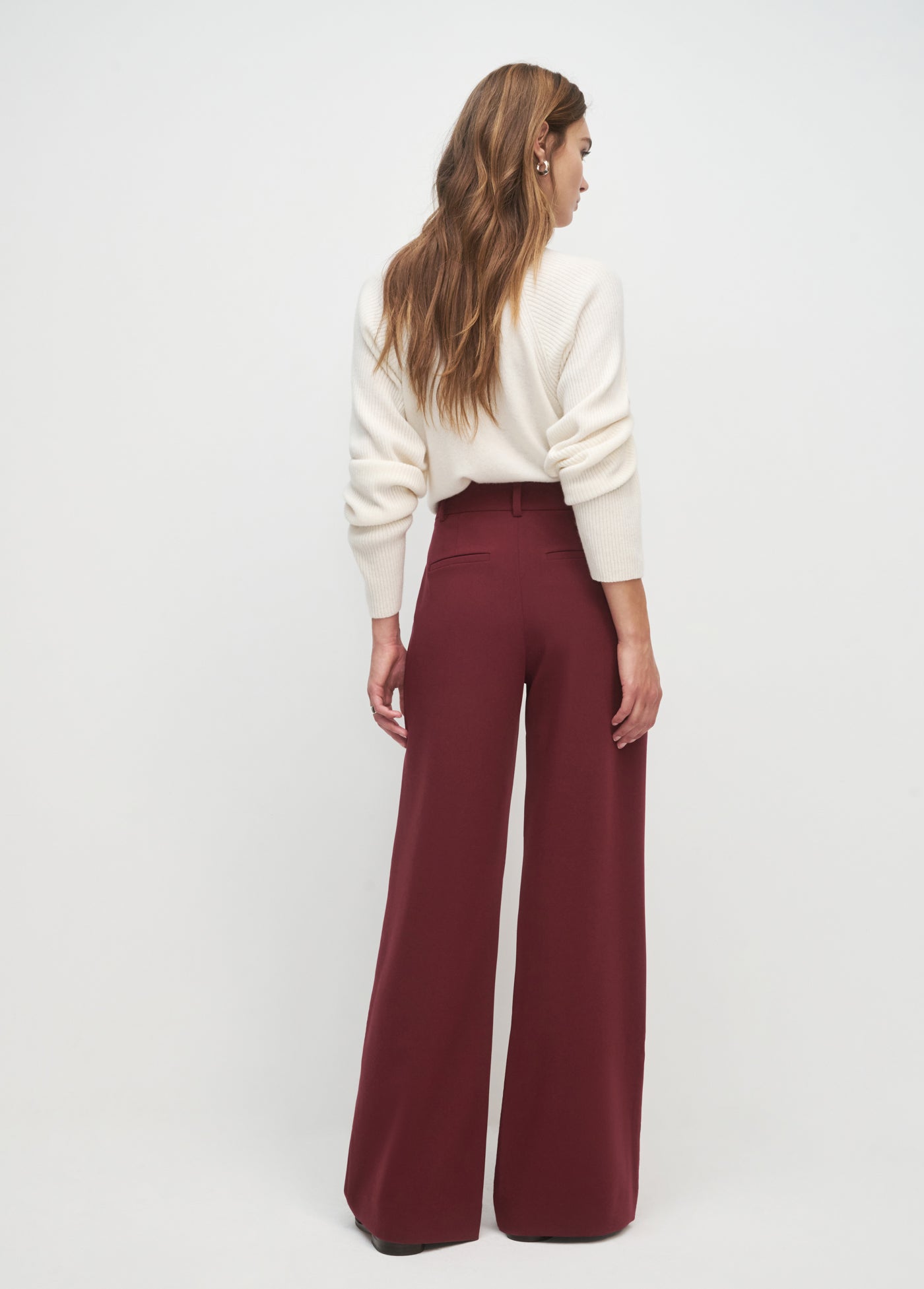 THE MINIMALIST SWEATER