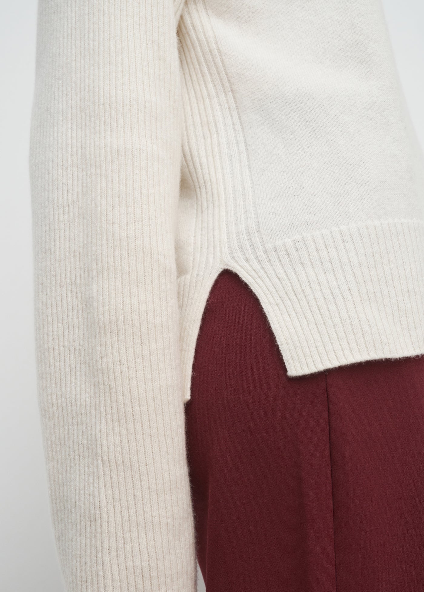 THE MINIMALIST SWEATER