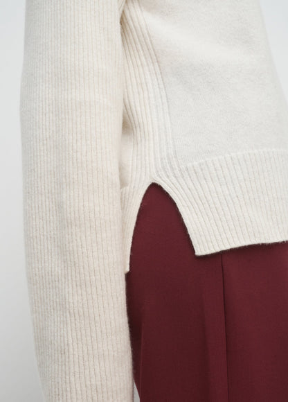 THE MINIMALIST SWEATER